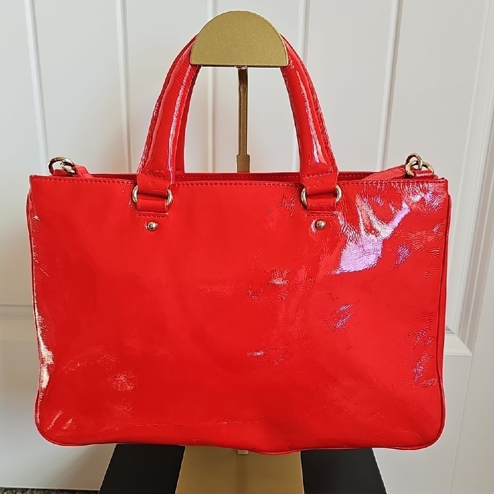 Kate Spade NWOT Fanfare Brette Scarlet Liquid Patent 2-Way Bag Storybook Lining - Picture 6 of 13